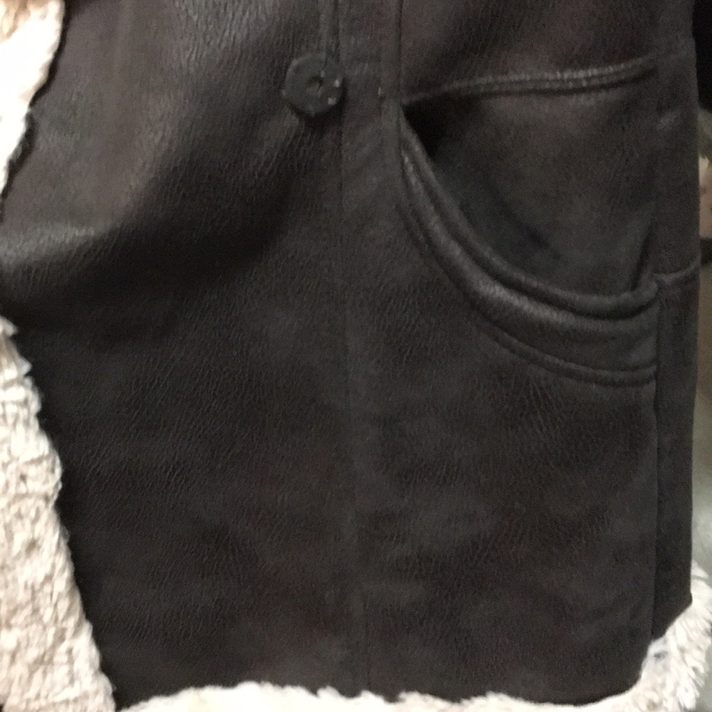 Coat - Picture 3 of 4